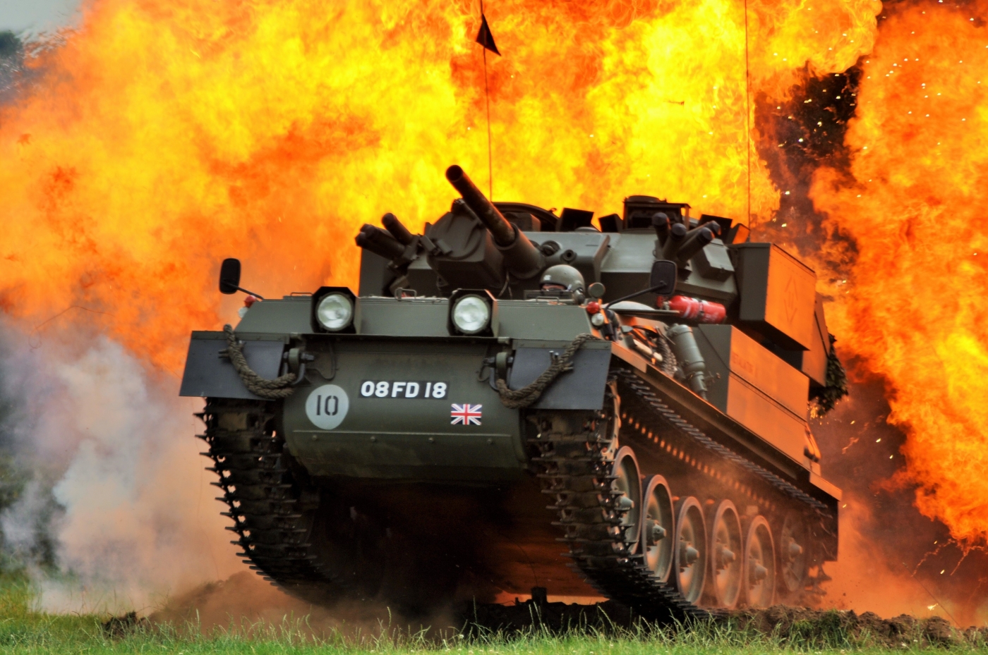photographer Pete Stone performance  photo. tanks and firepower.