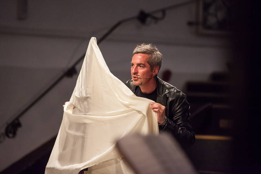 digital artist Mathew Minch Basileusus performance  photo
