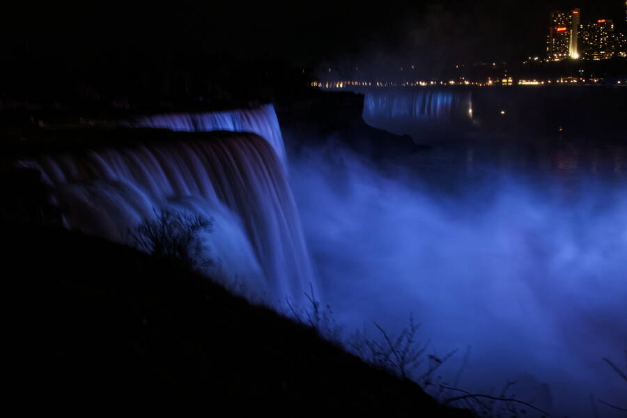 photographer Cloudy photos night  photo taken at Niagara Falls National Park