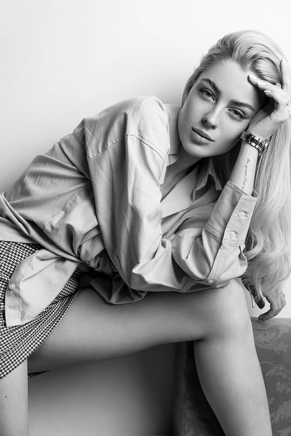 photographer Yan McLine fashion  photo taken at https://lnk.bio/yanmcline