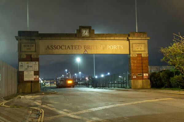 photographer David Blandford Photography night  photo taken at Southampton docks