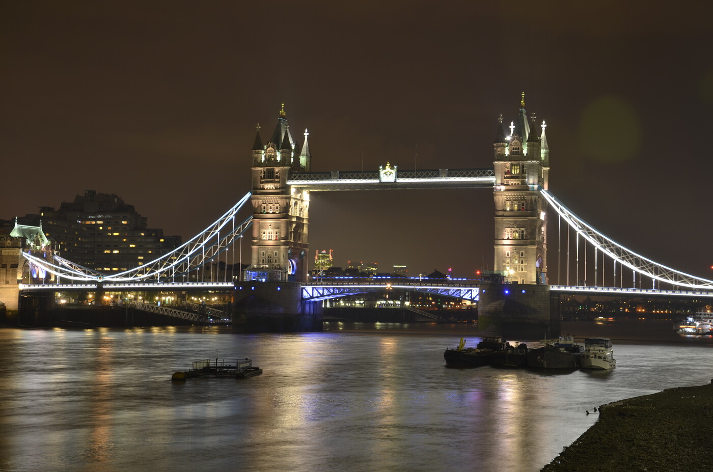 photographer Chris4824 long exposure  photo taken at London Tower Bridge